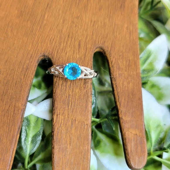 925 Sterling Silver Ring - Picture 1 of 4